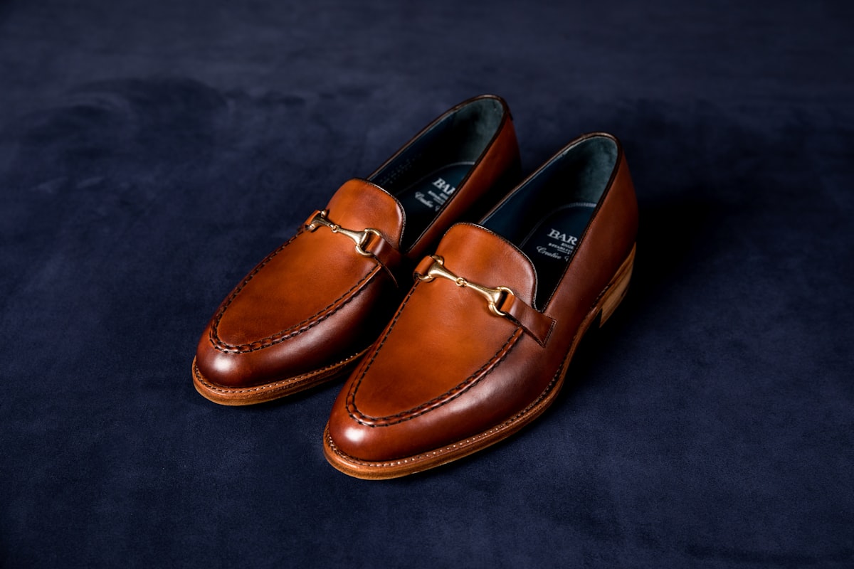 De penny loafer heeft de zomer veroverd en zo draag je hem